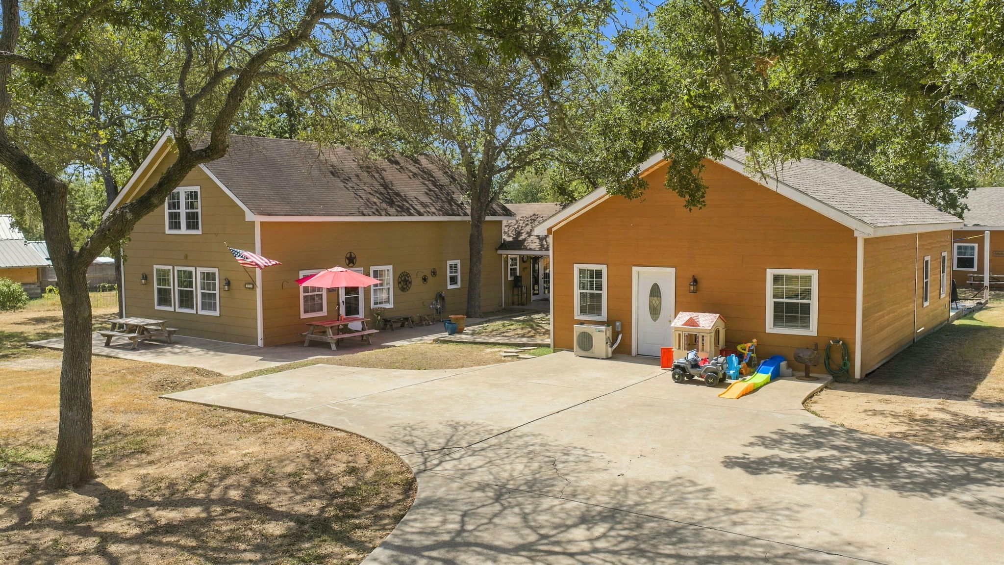 main property photo 20