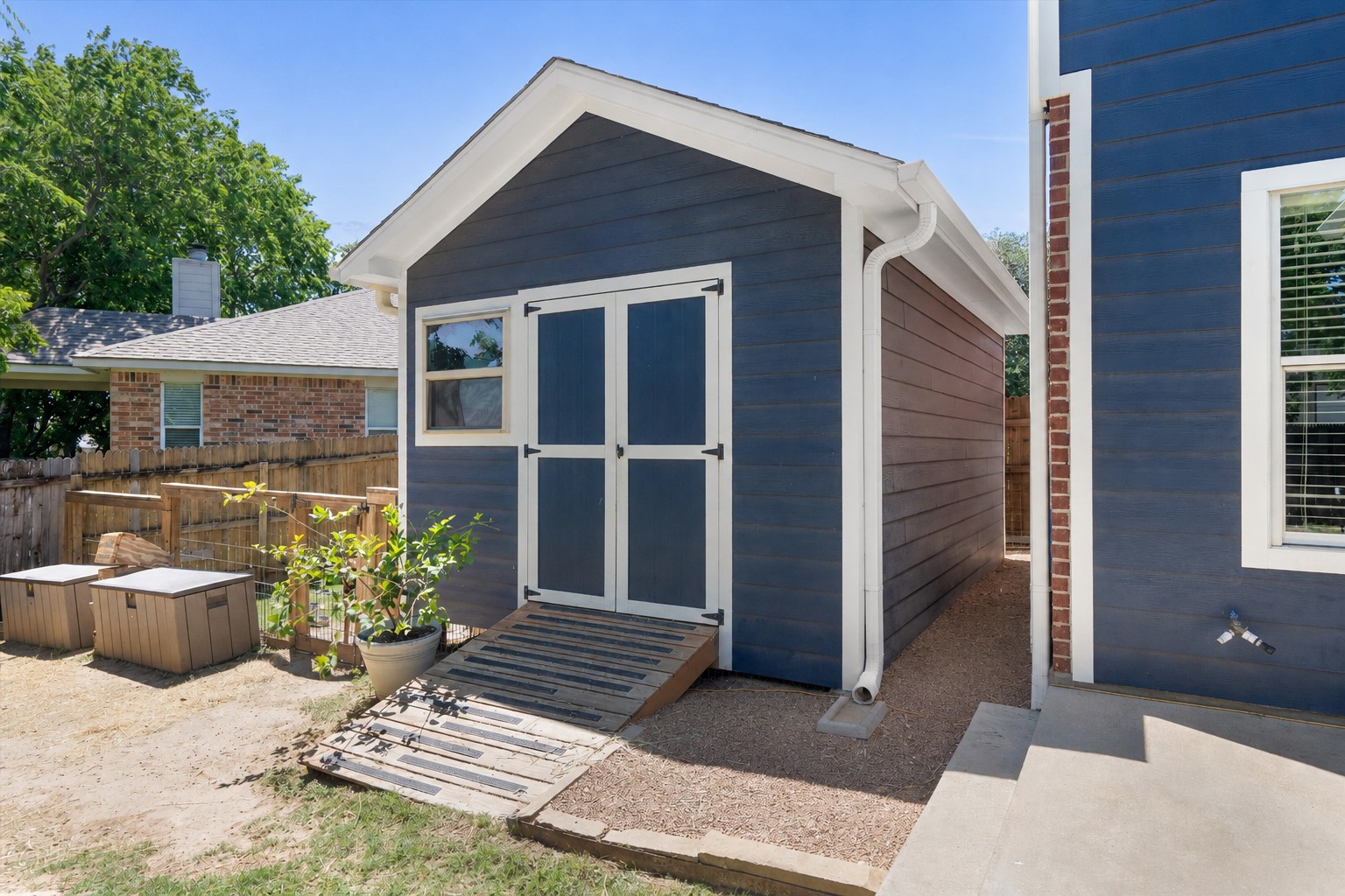 main property photo 31