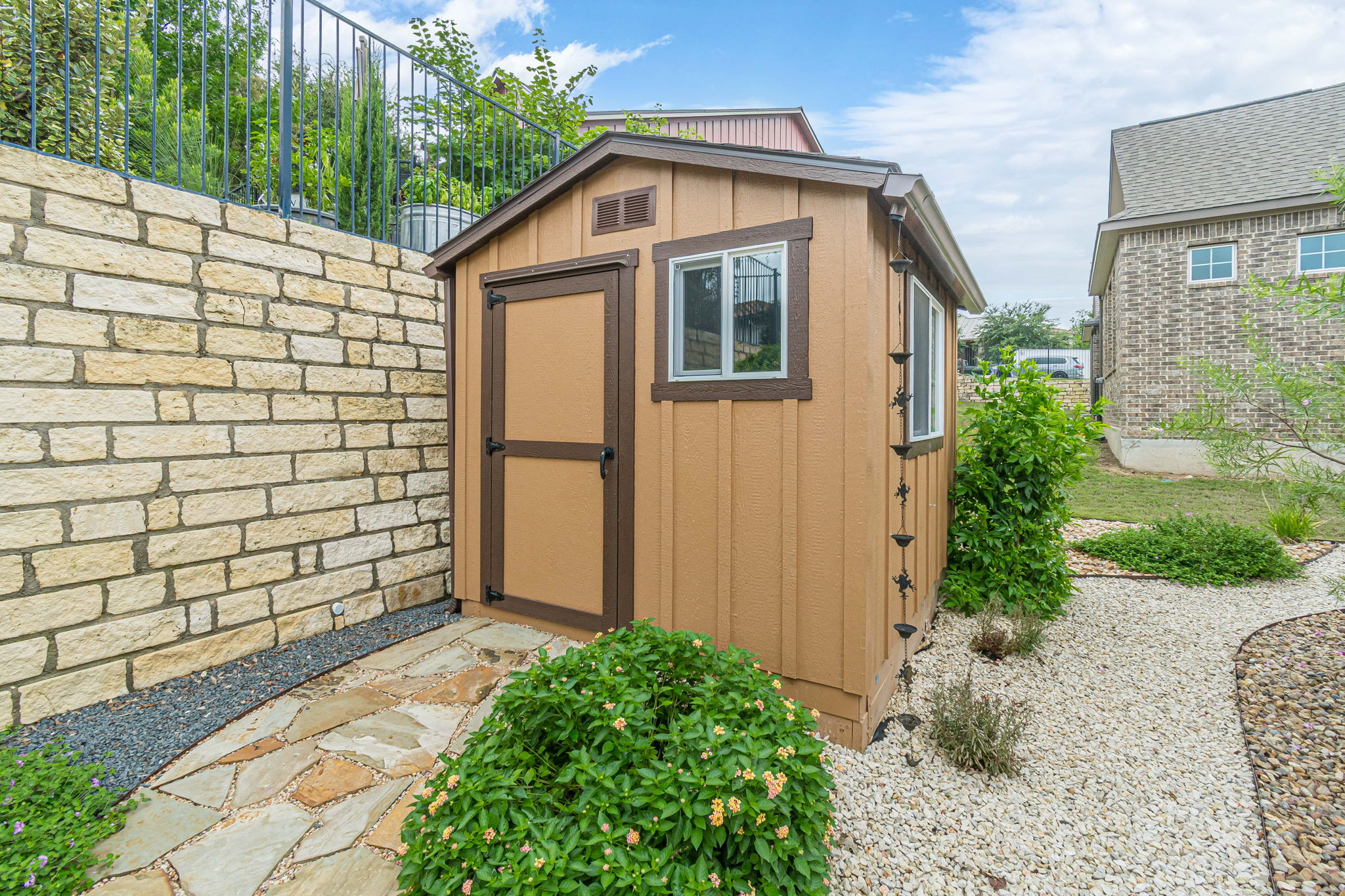 main property photo 36