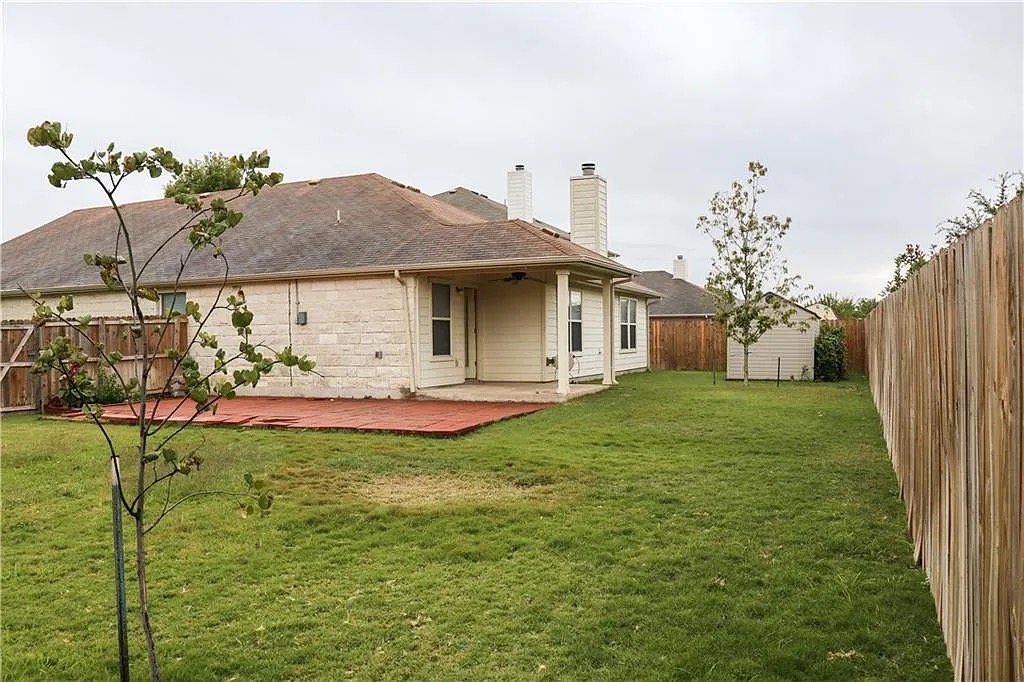 main property photo 8