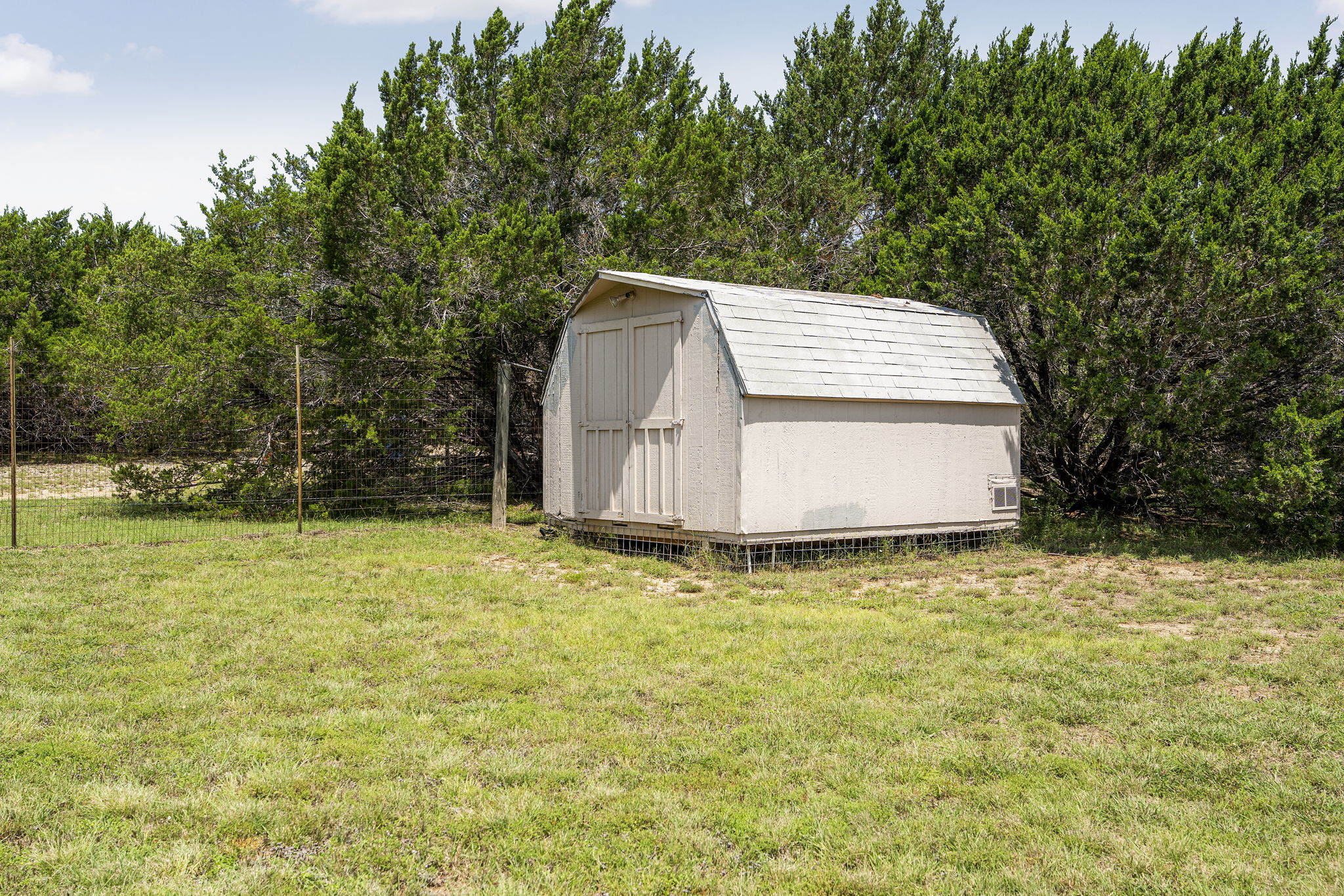 main property photo 37