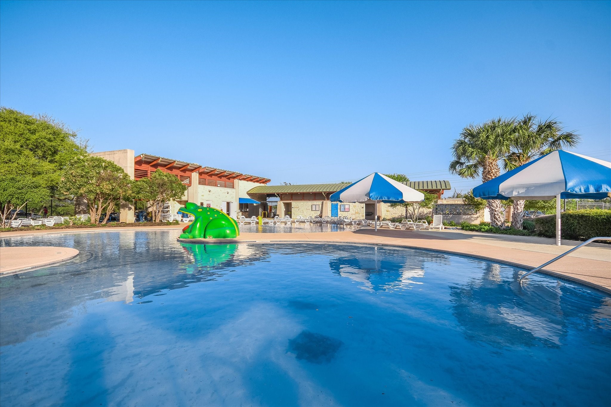 main property photo 6