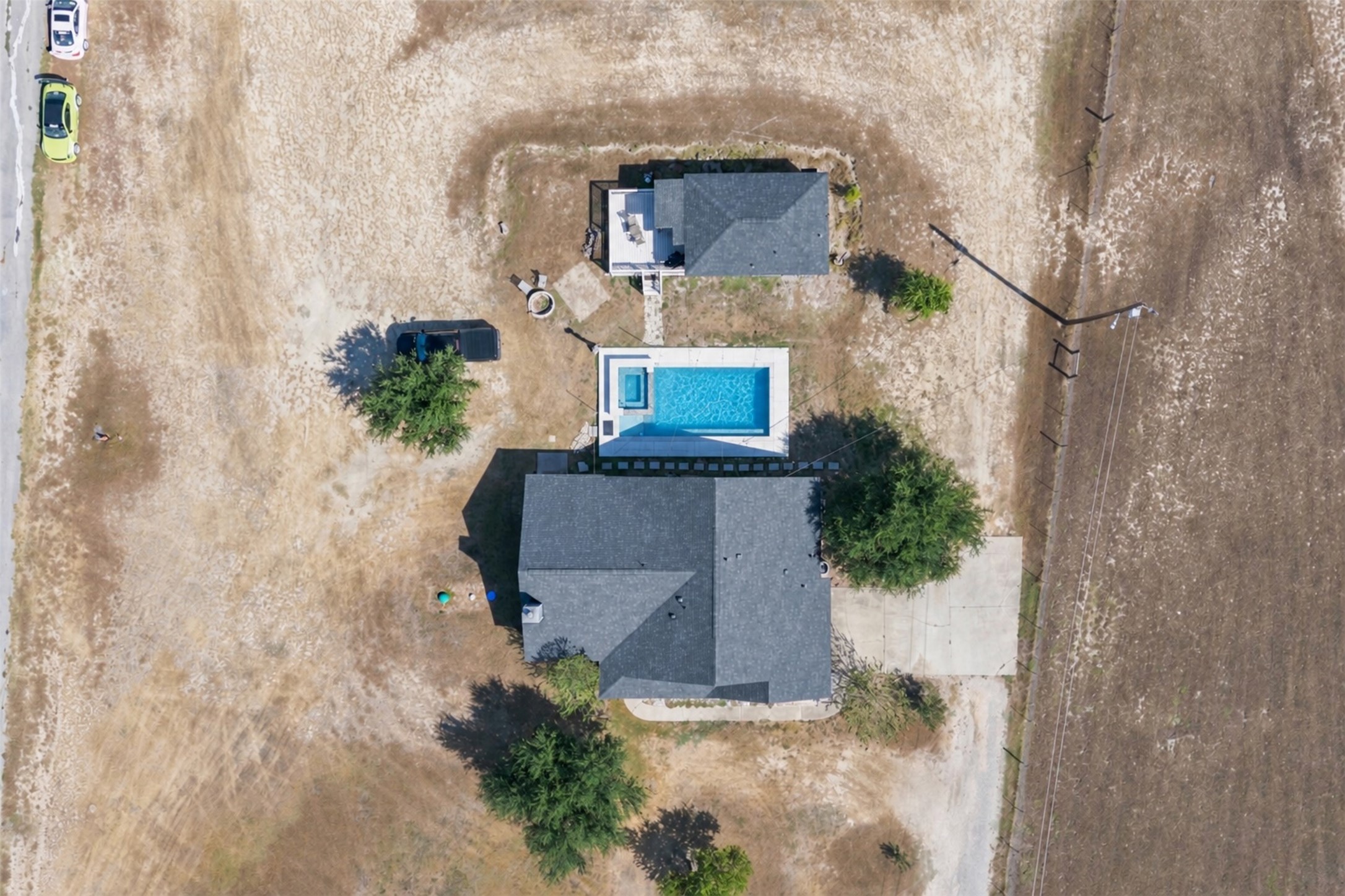 main property photo 38