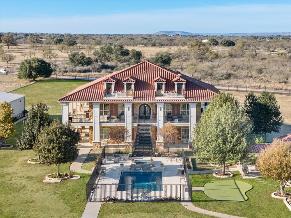 main property photo 6