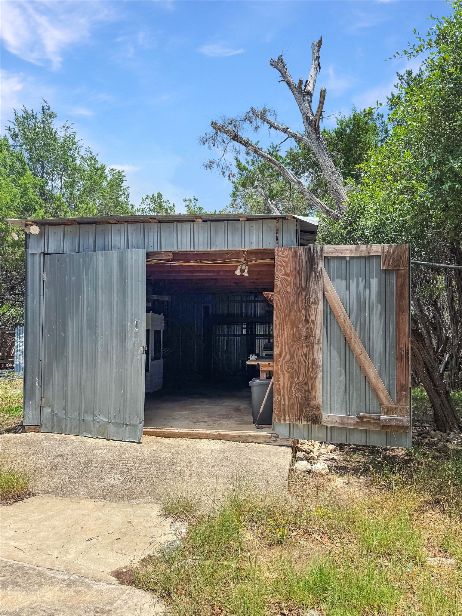 main property photo 19