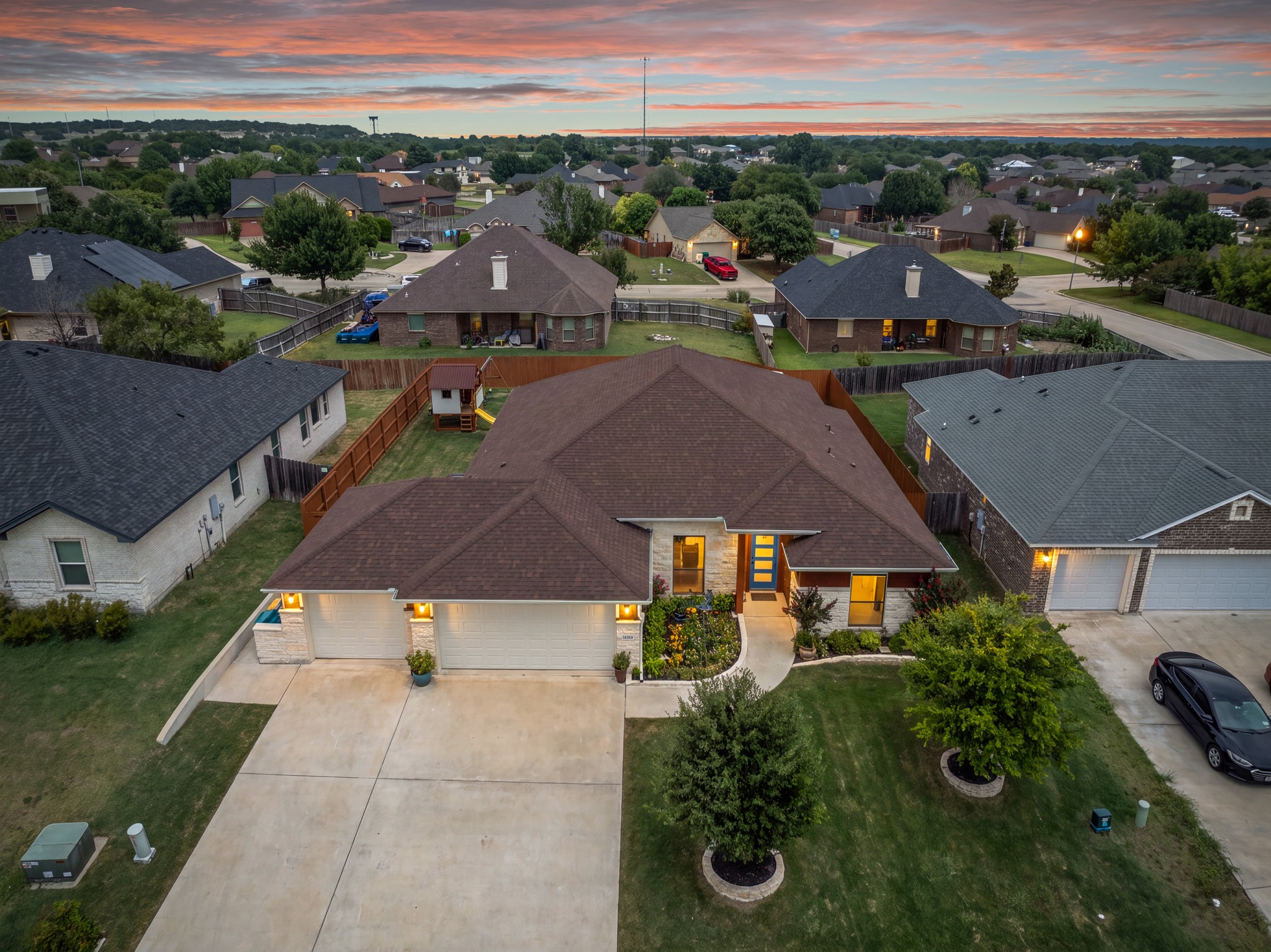 main property photo 0