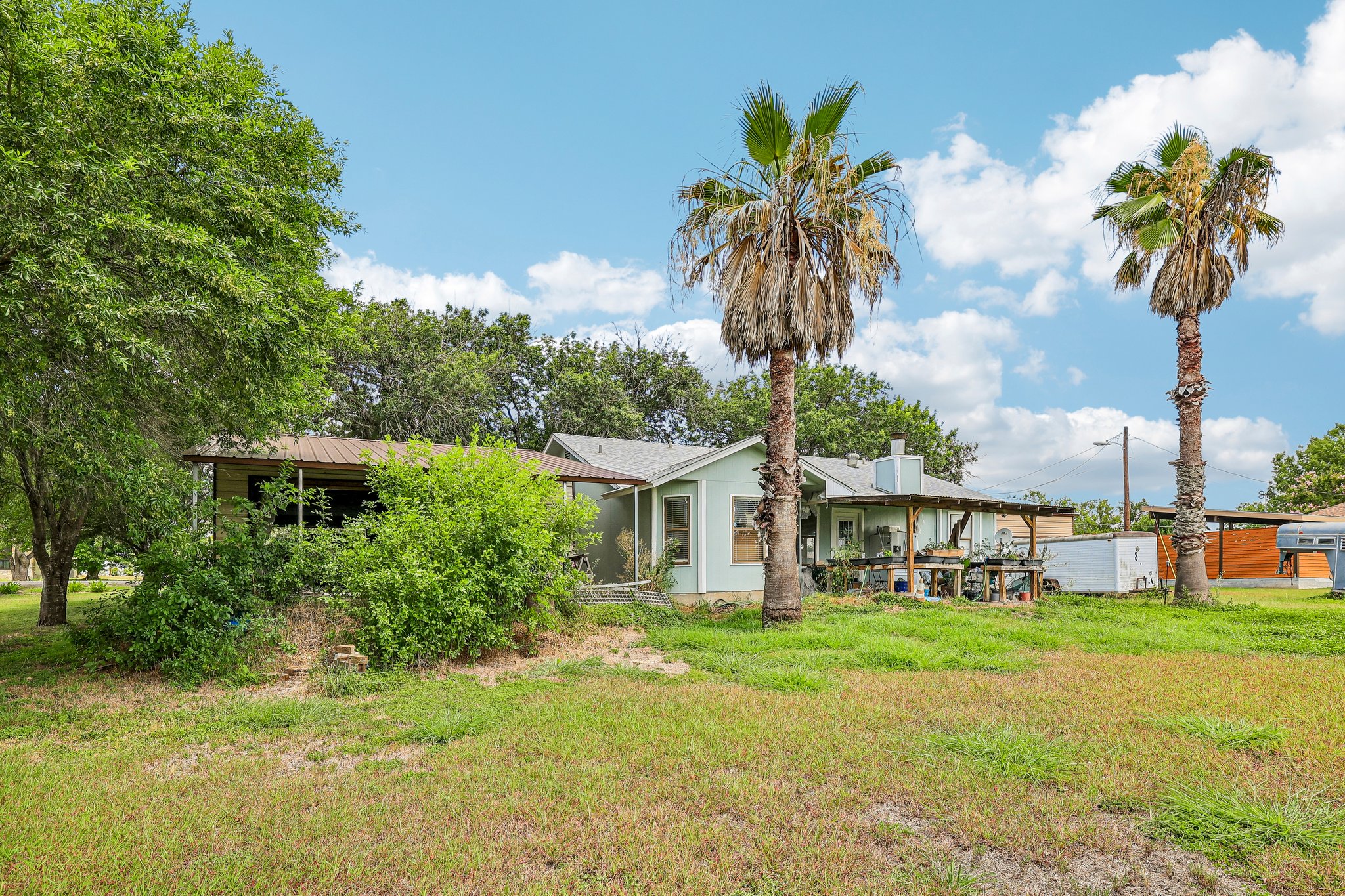 main property photo 28