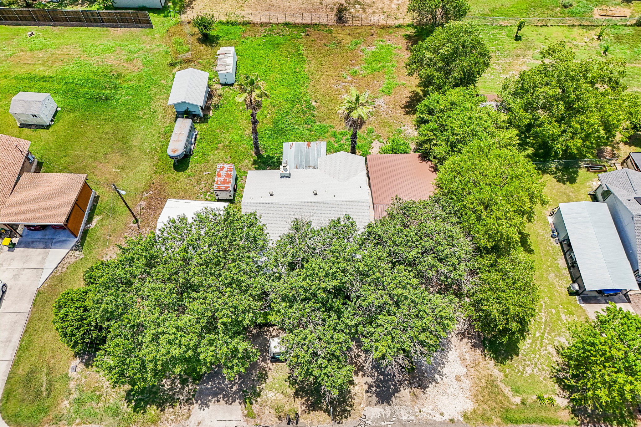 main property photo 30
