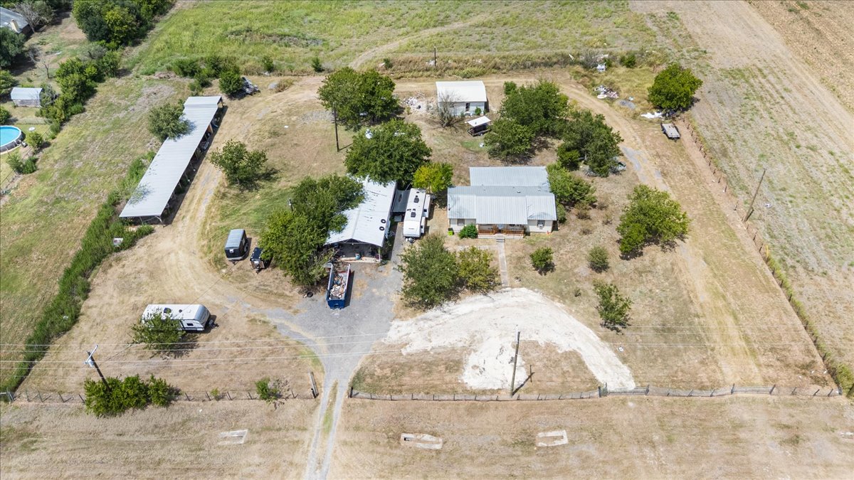 main property photo 10