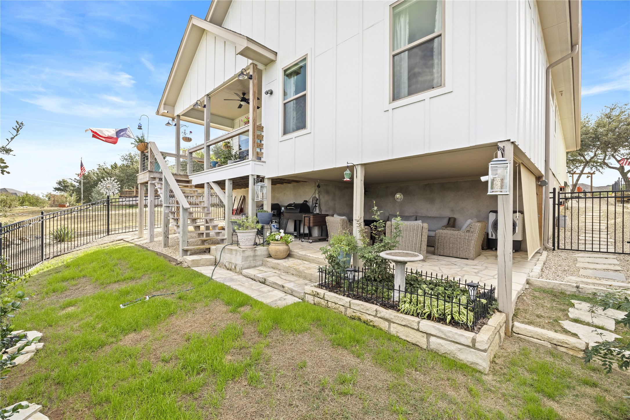 main property photo 33