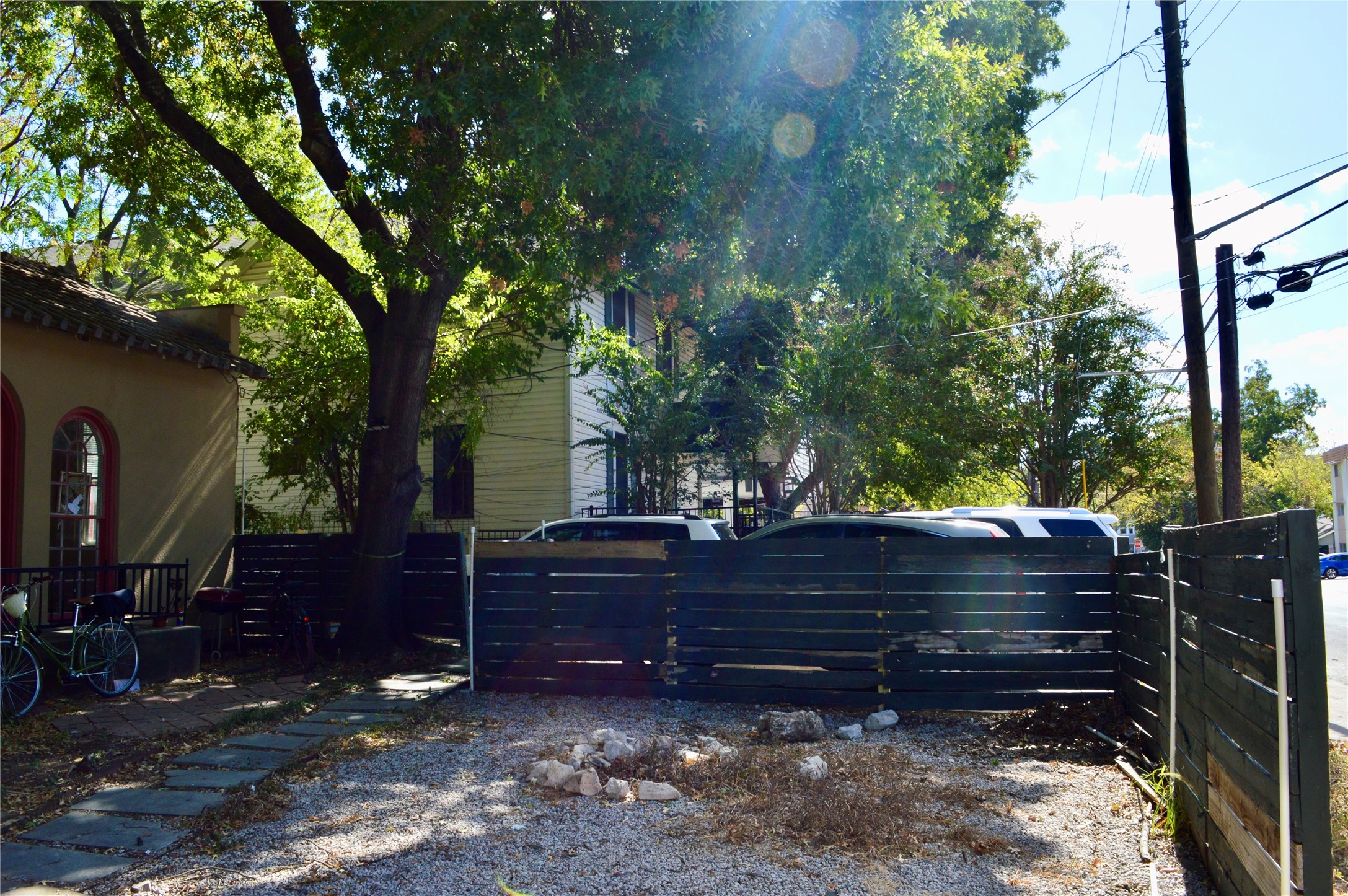 main property photo 16
