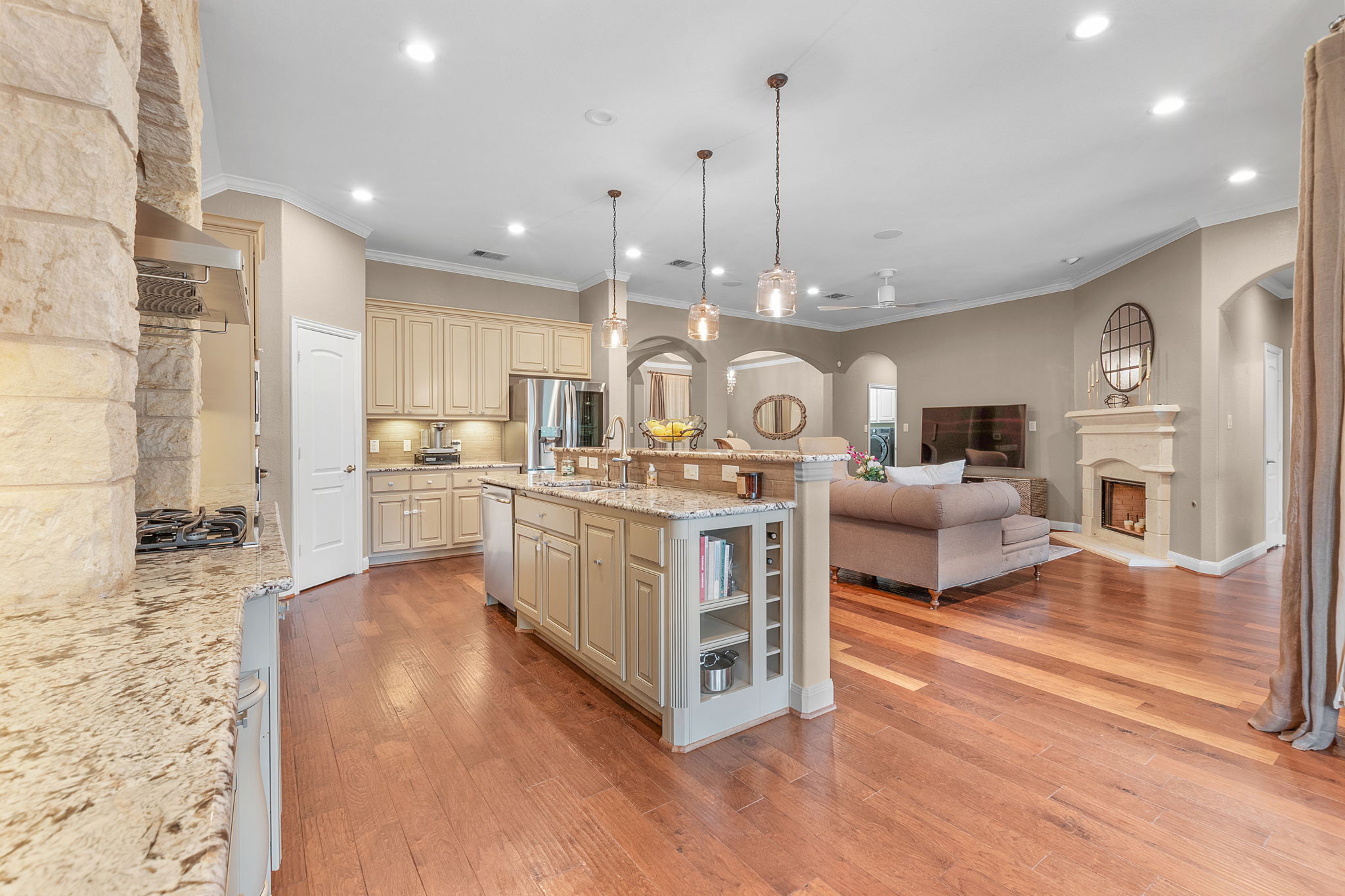 main property photo 2