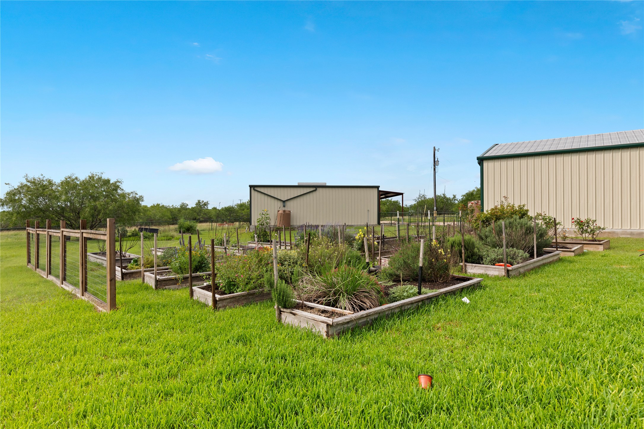 main property photo 38