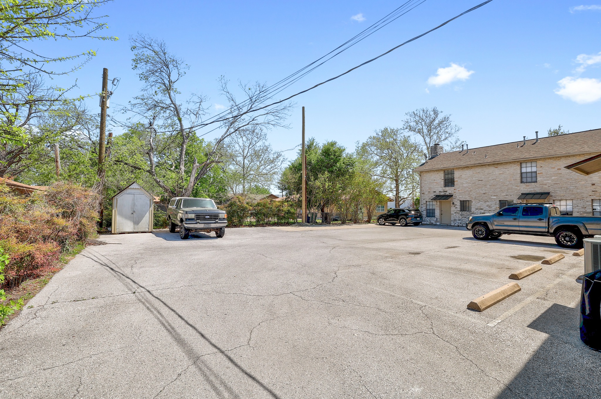 main property photo 19