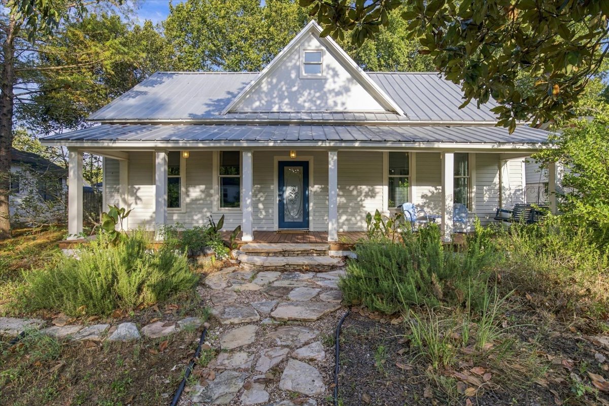 main property photo 5