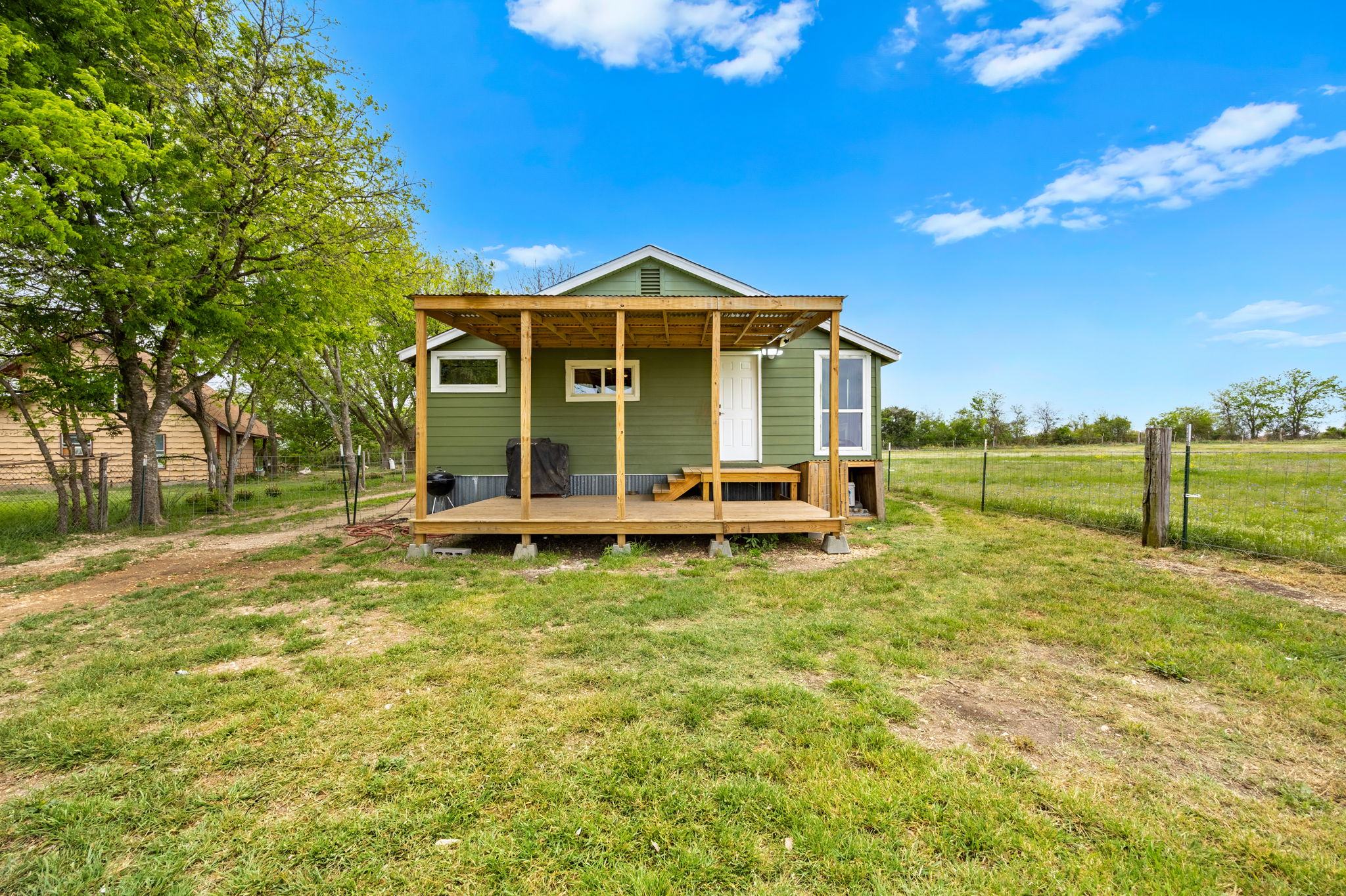 main property photo 27