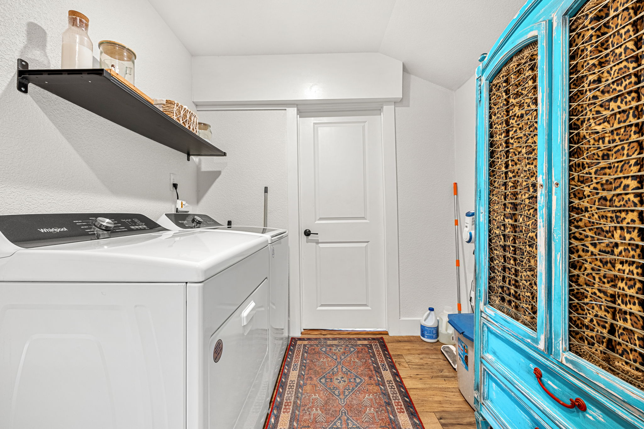 main property photo 6