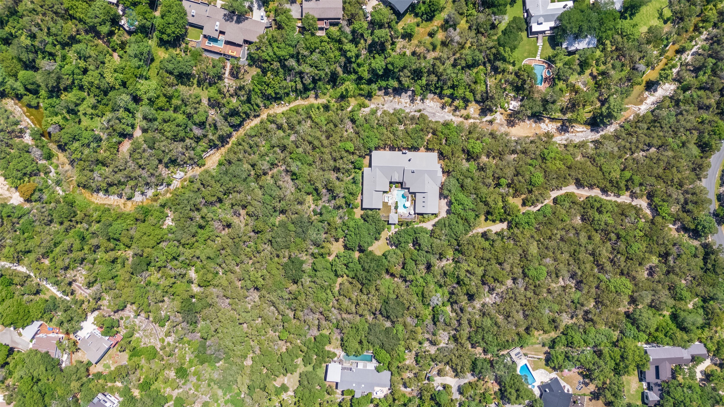 main property photo 30