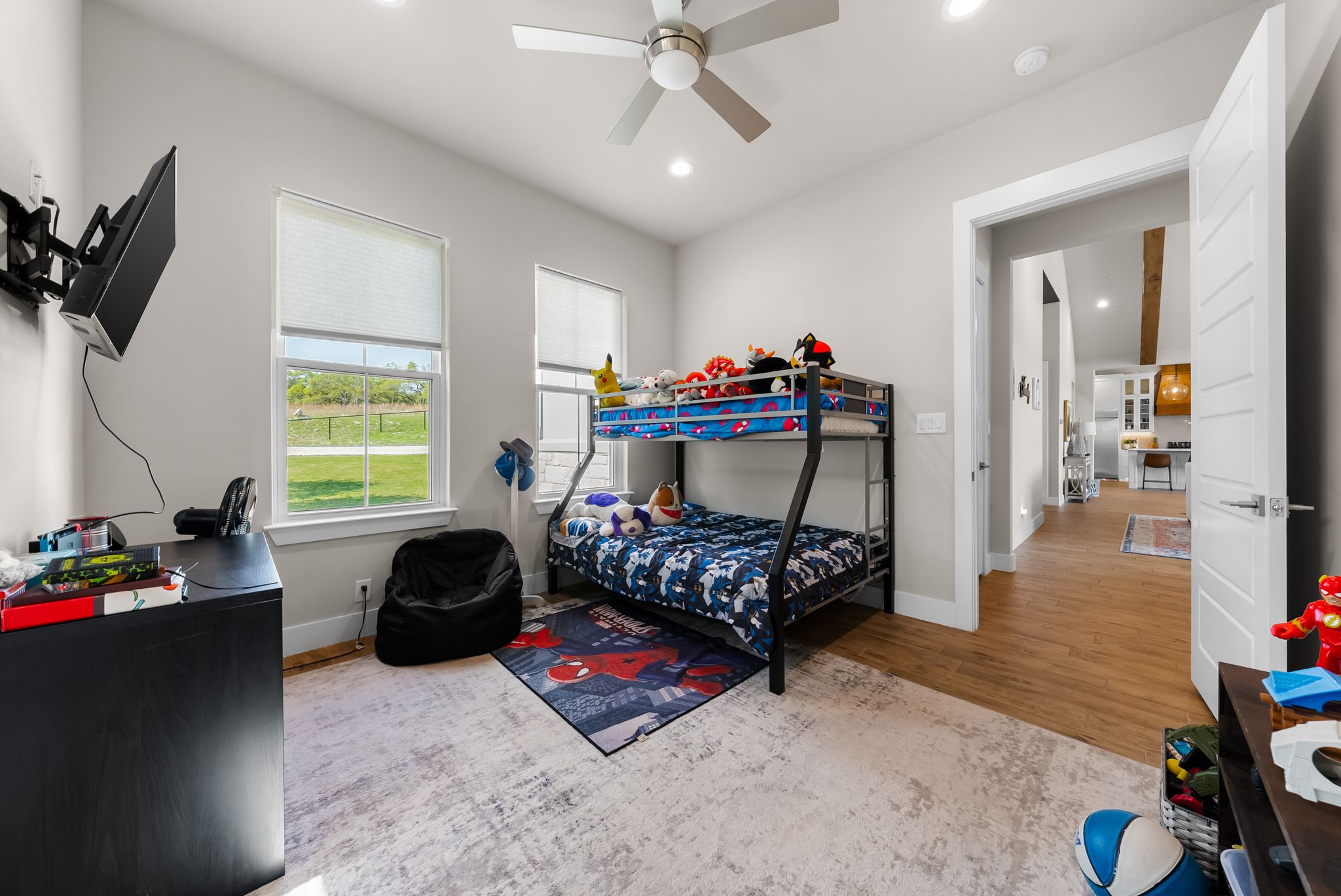 main property photo 20