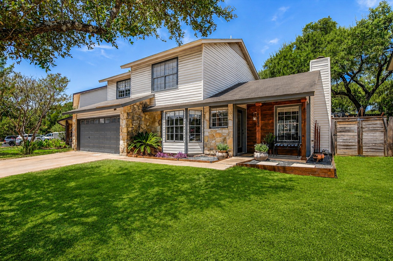 main property photo 0
