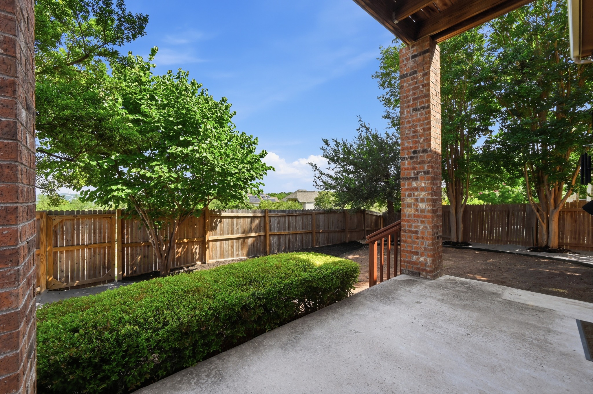 main property photo 30