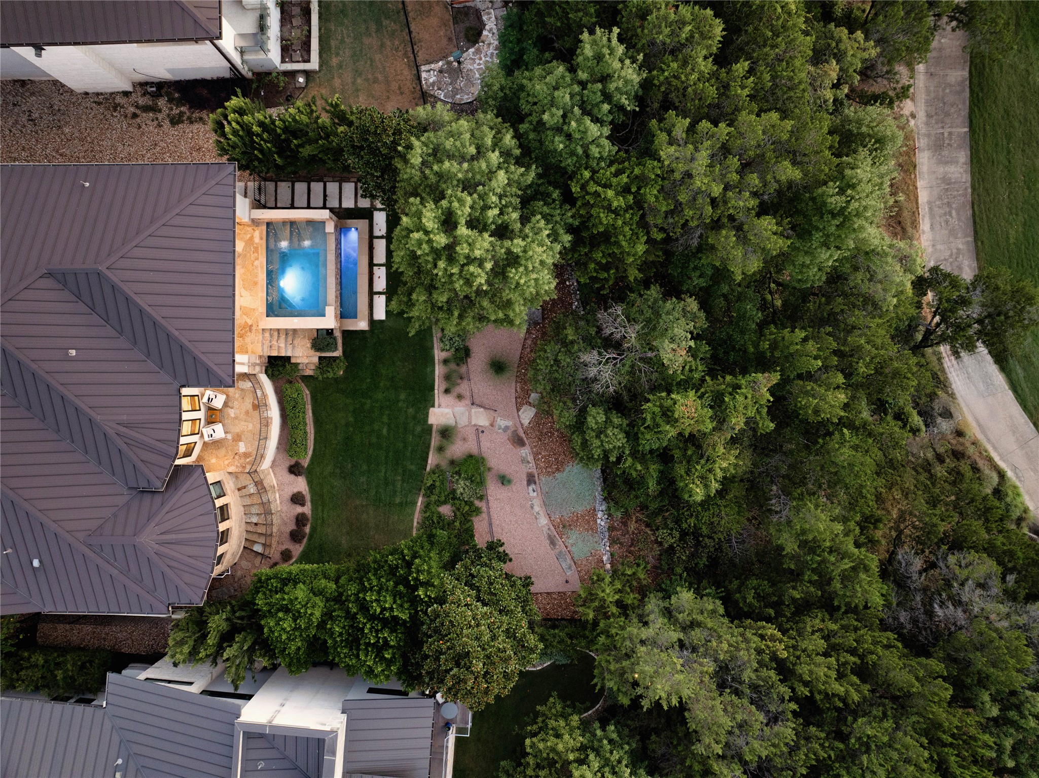 main property photo 31