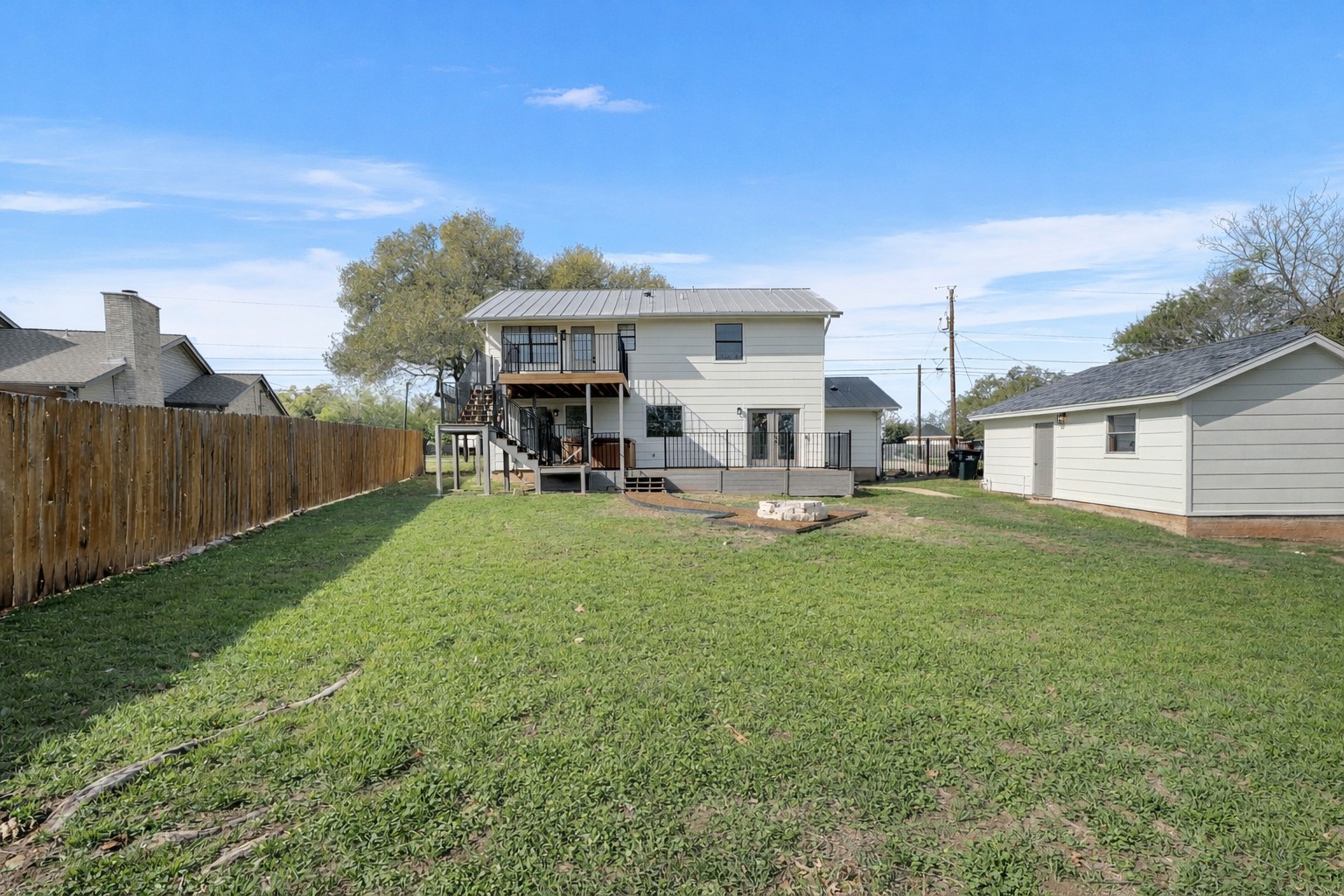 main property photo 31