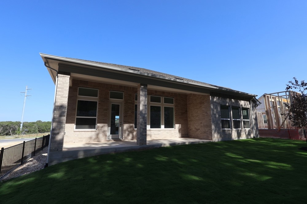 main property photo 13