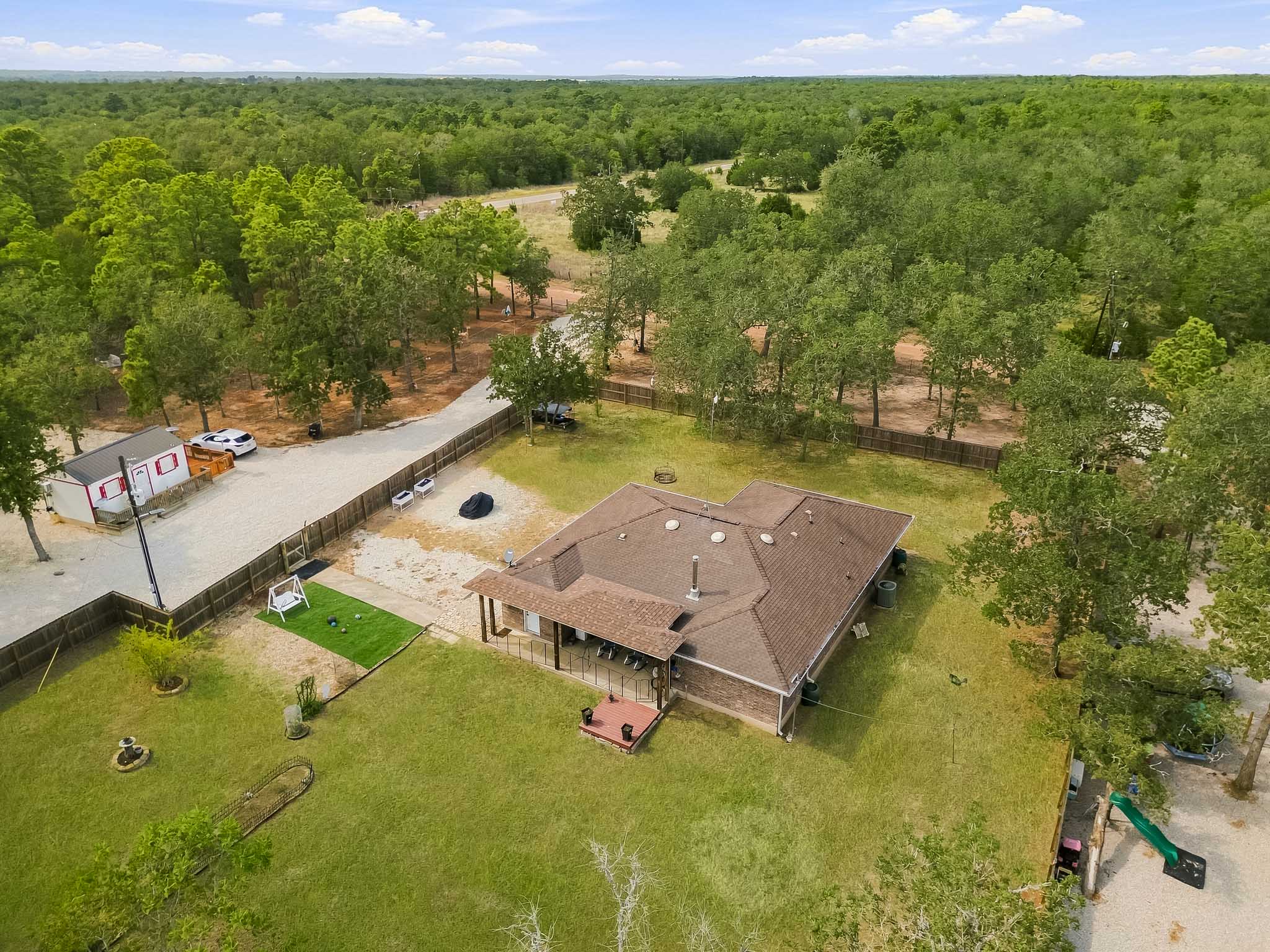 main property photo 18