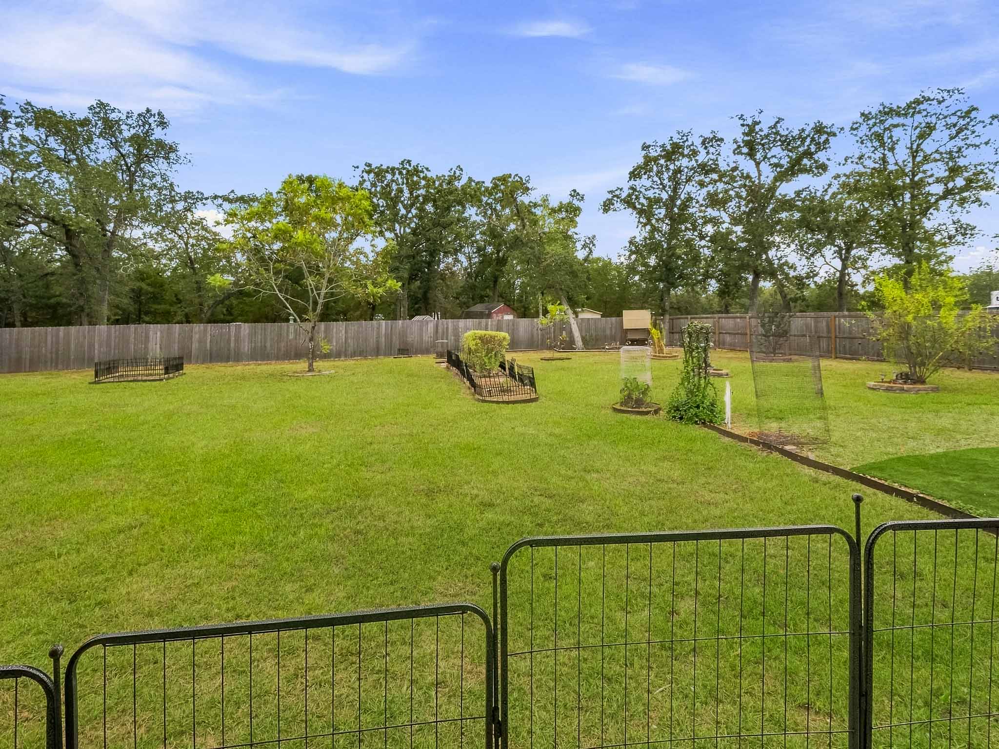 main property photo 28