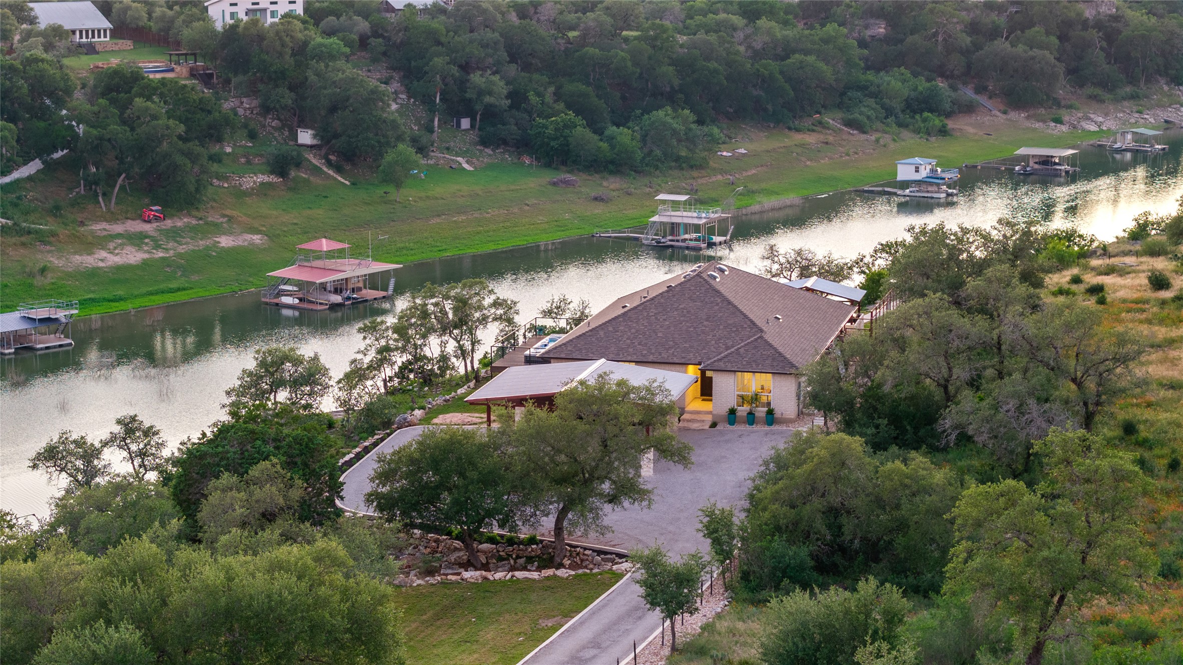 main property photo 26
