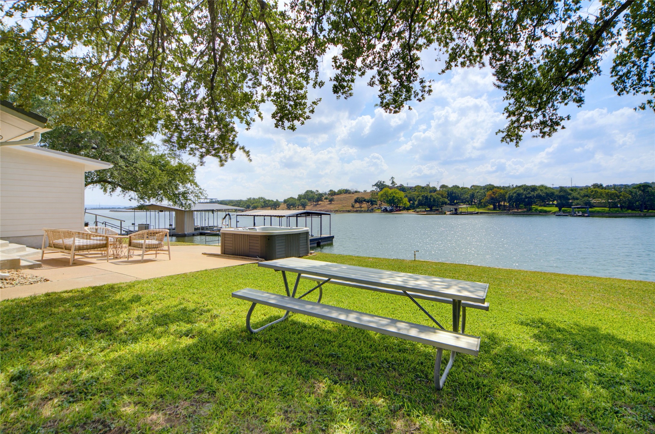main property photo 33