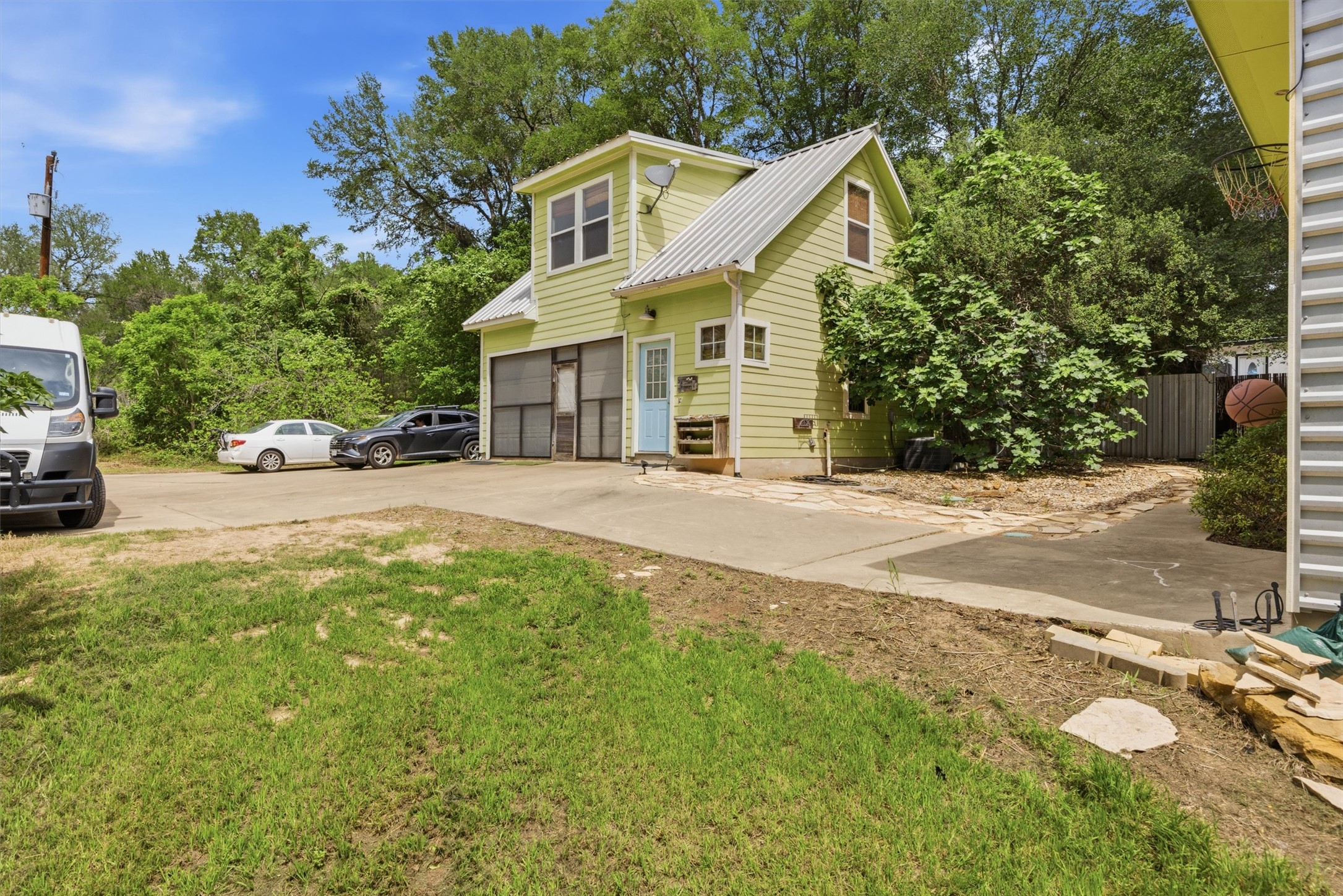 main property photo 26