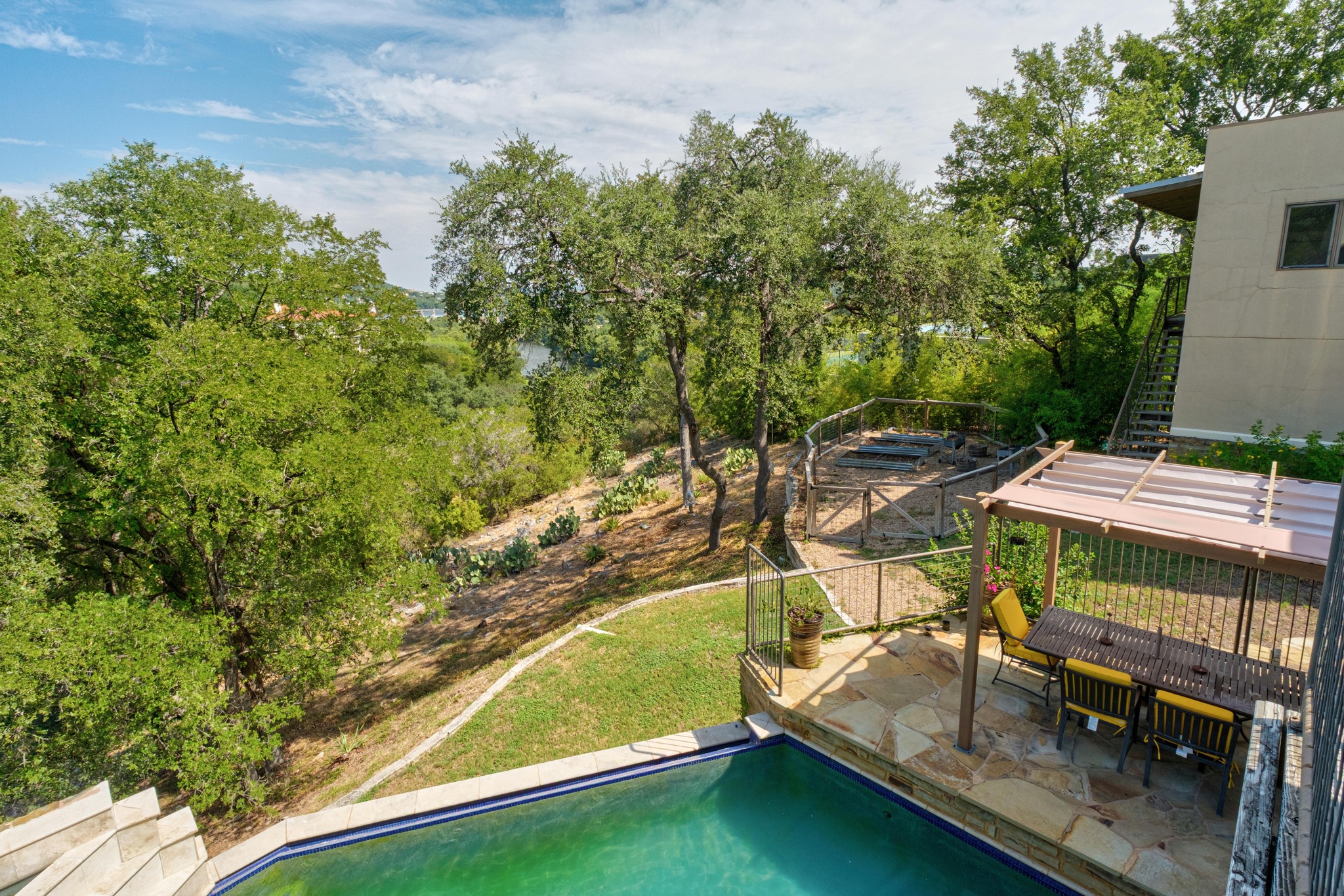 main property photo 15