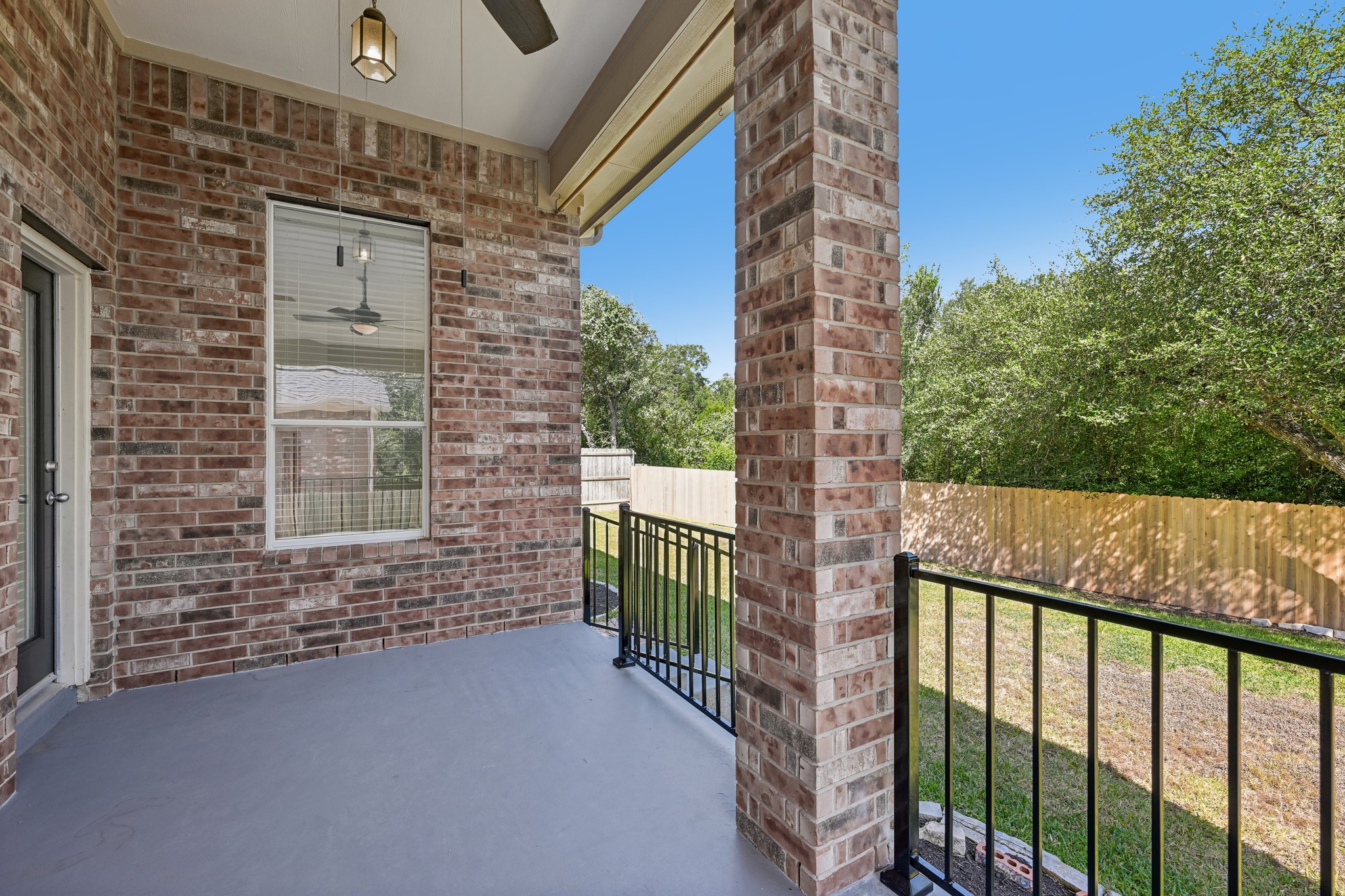 main property photo 31