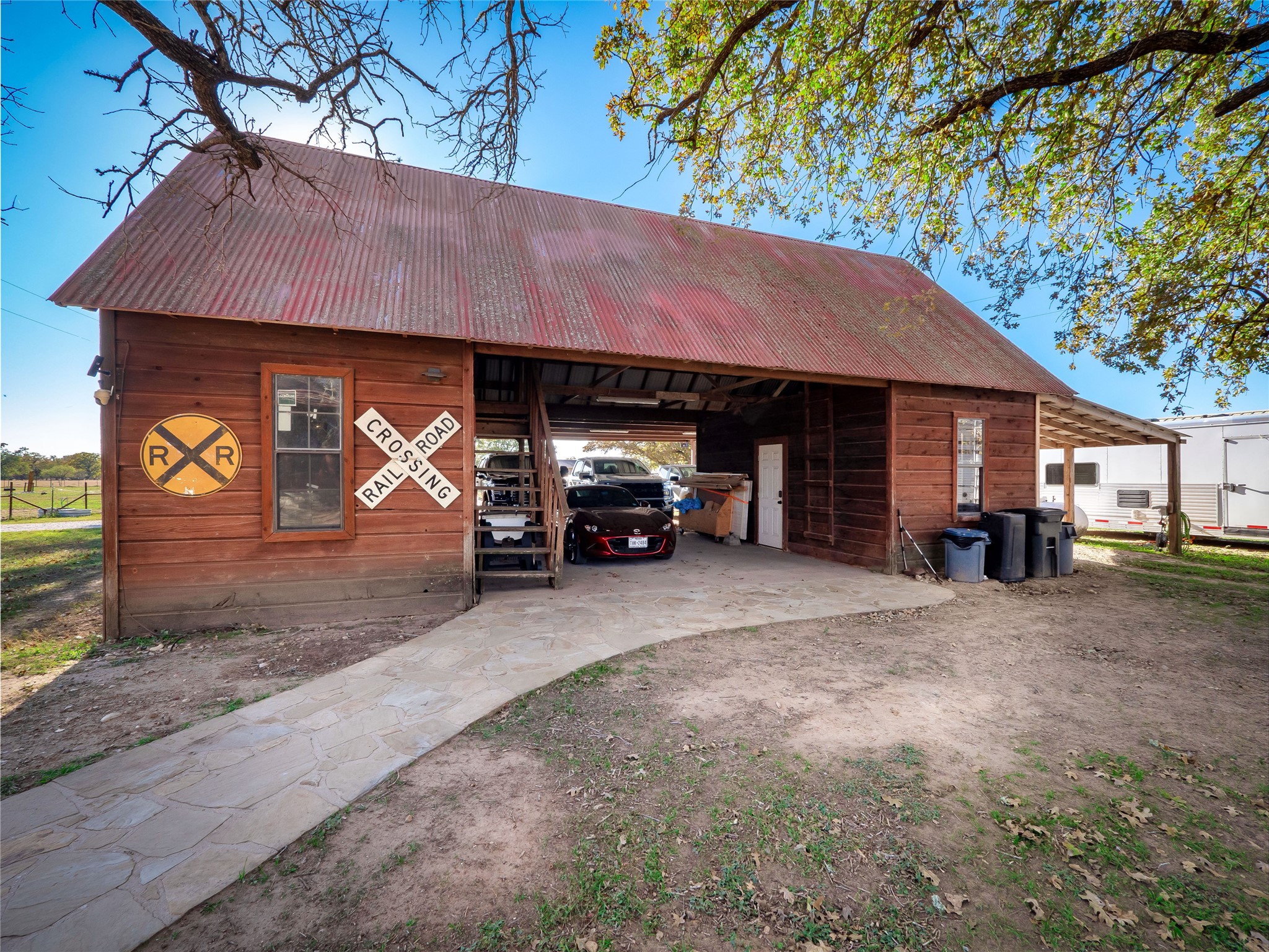 main property photo 22