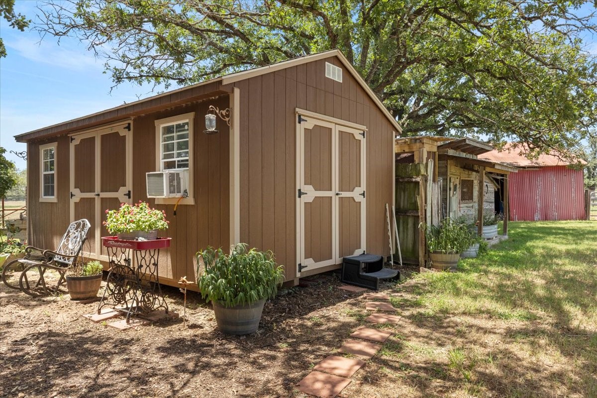main property photo 31