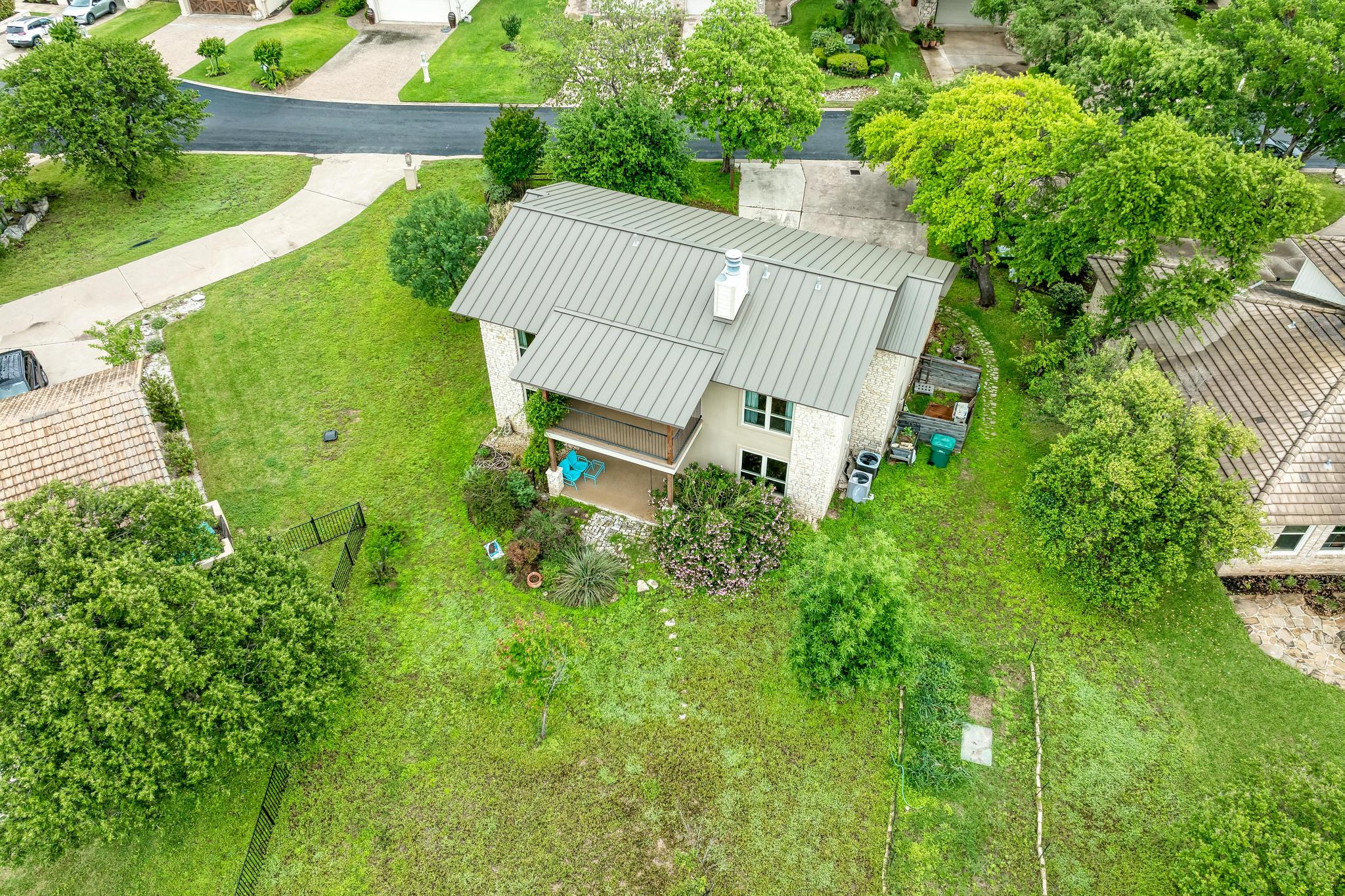 main property photo 33