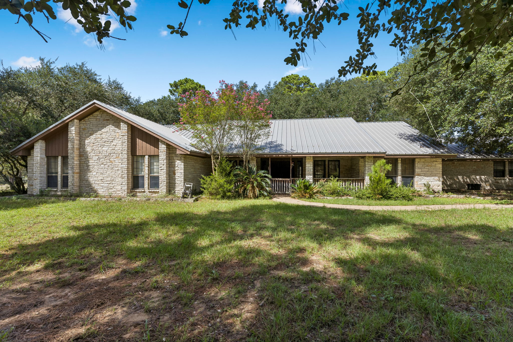 main property photo 11