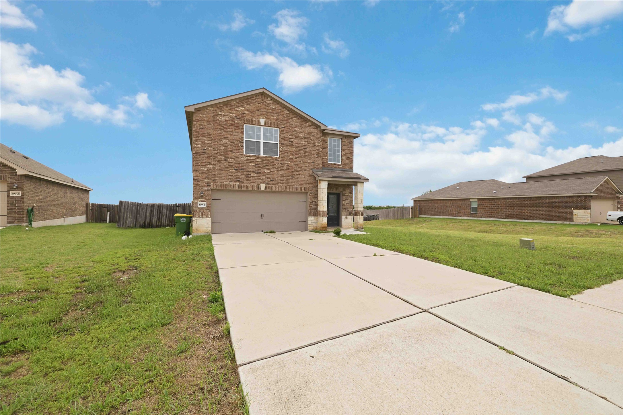 main property photo 28