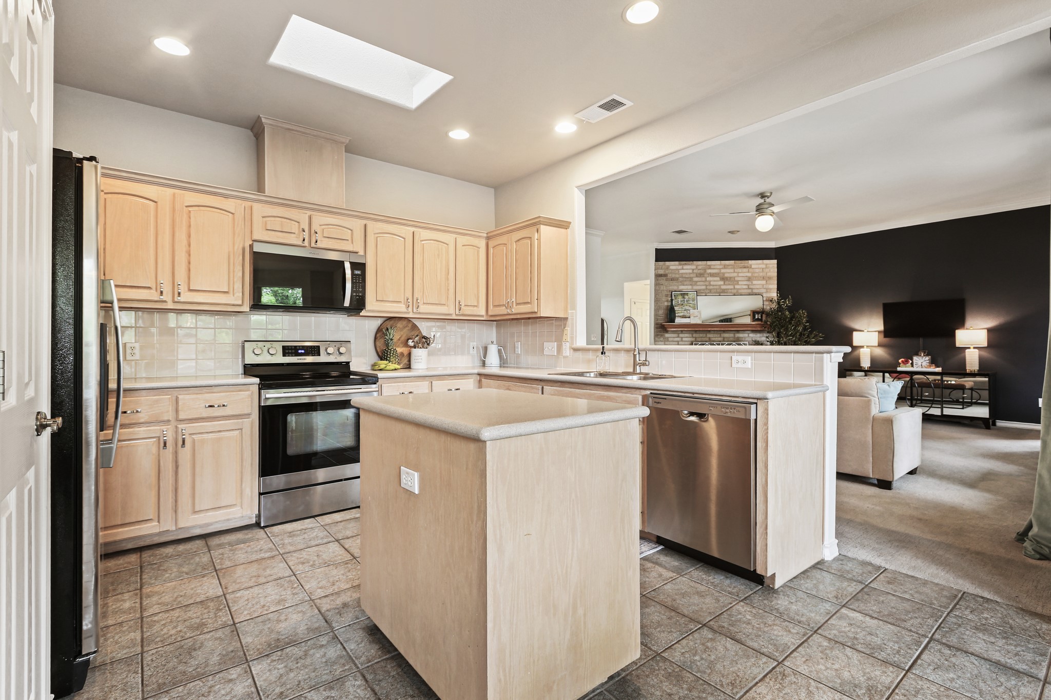 main property photo 8
