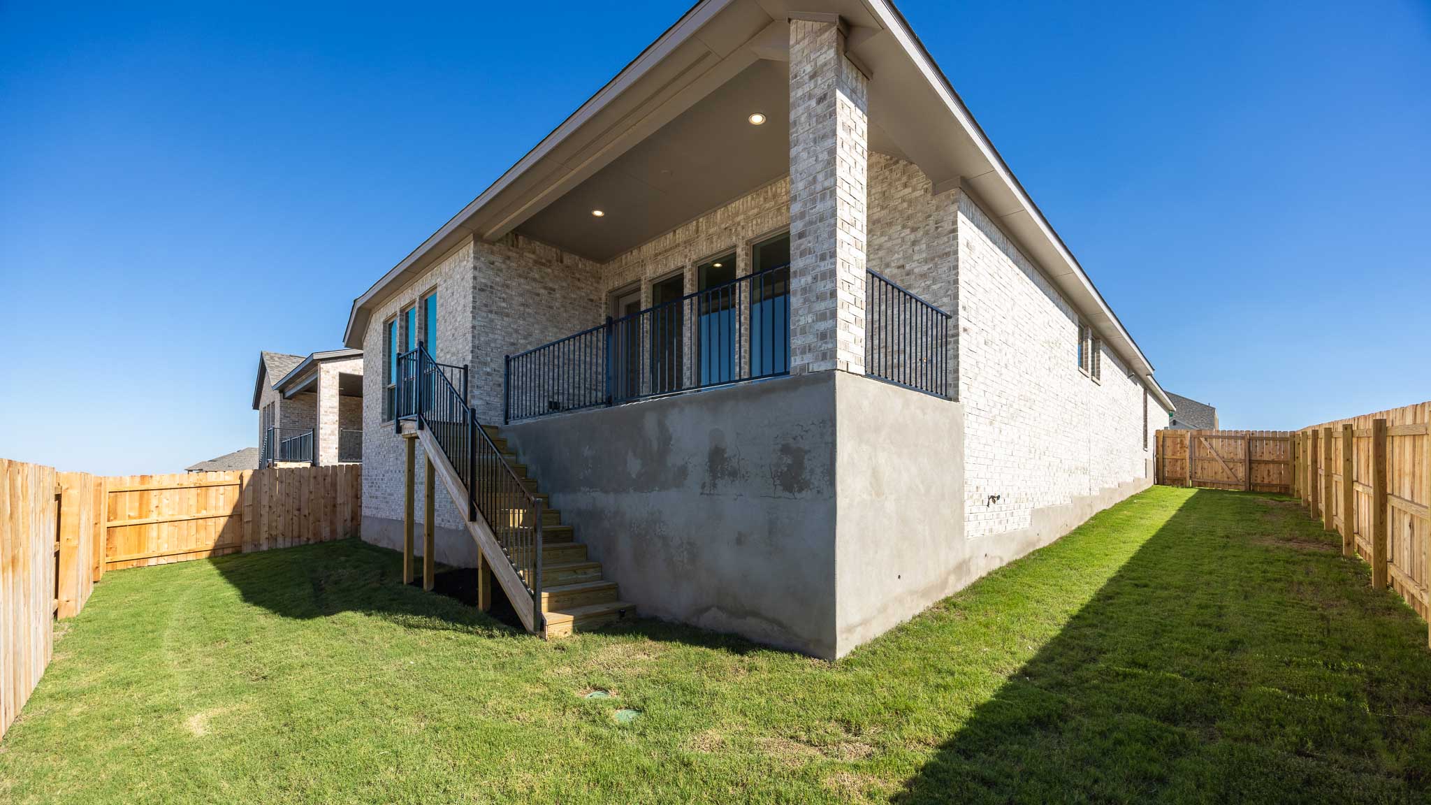 main property photo 13