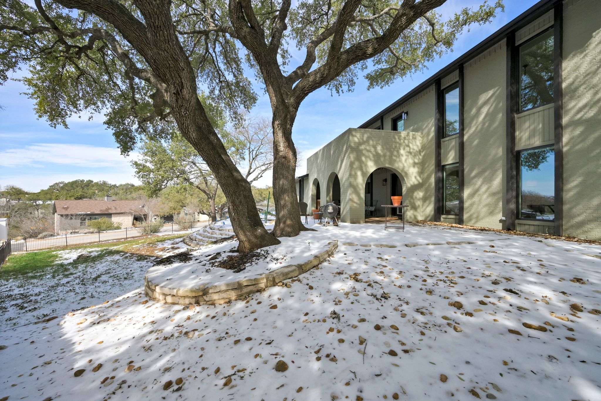 main property photo 28
