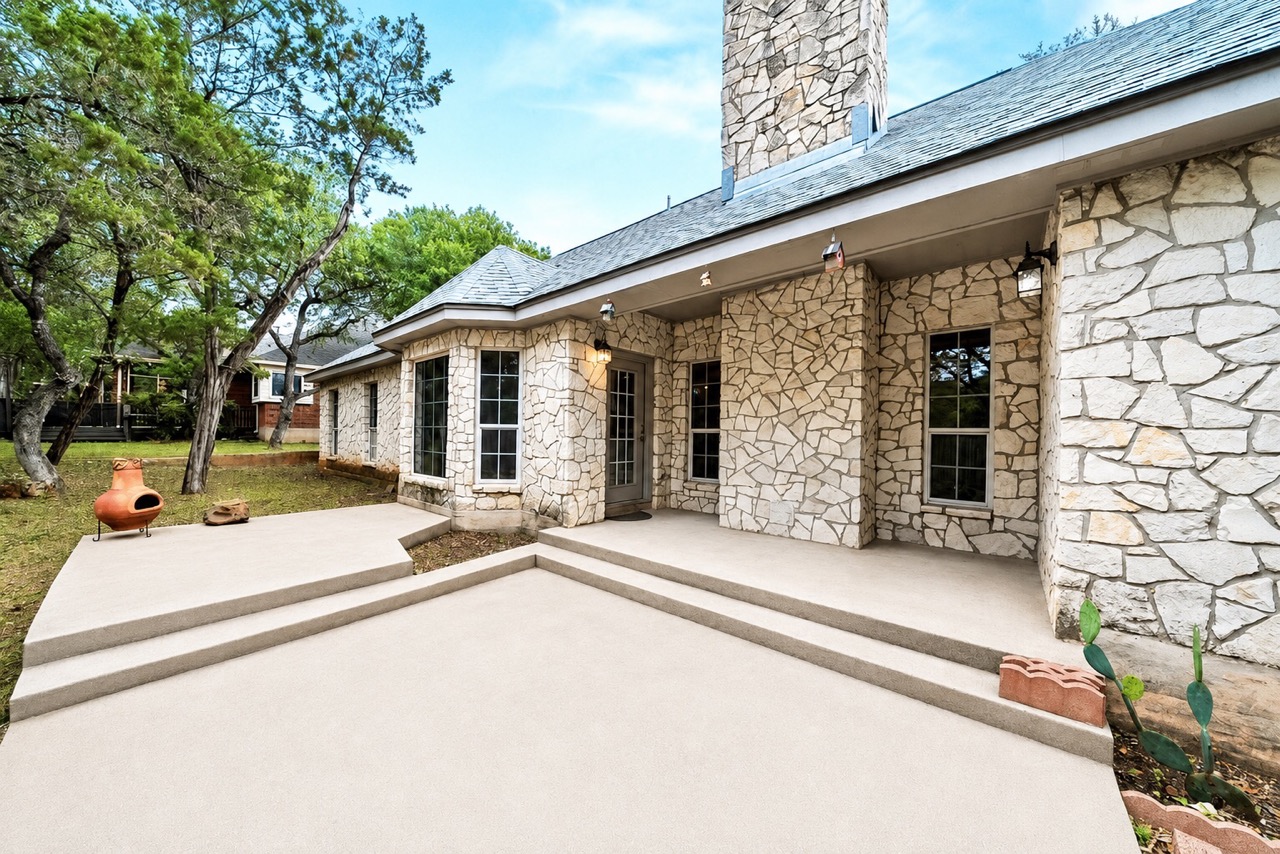 main property photo 31
