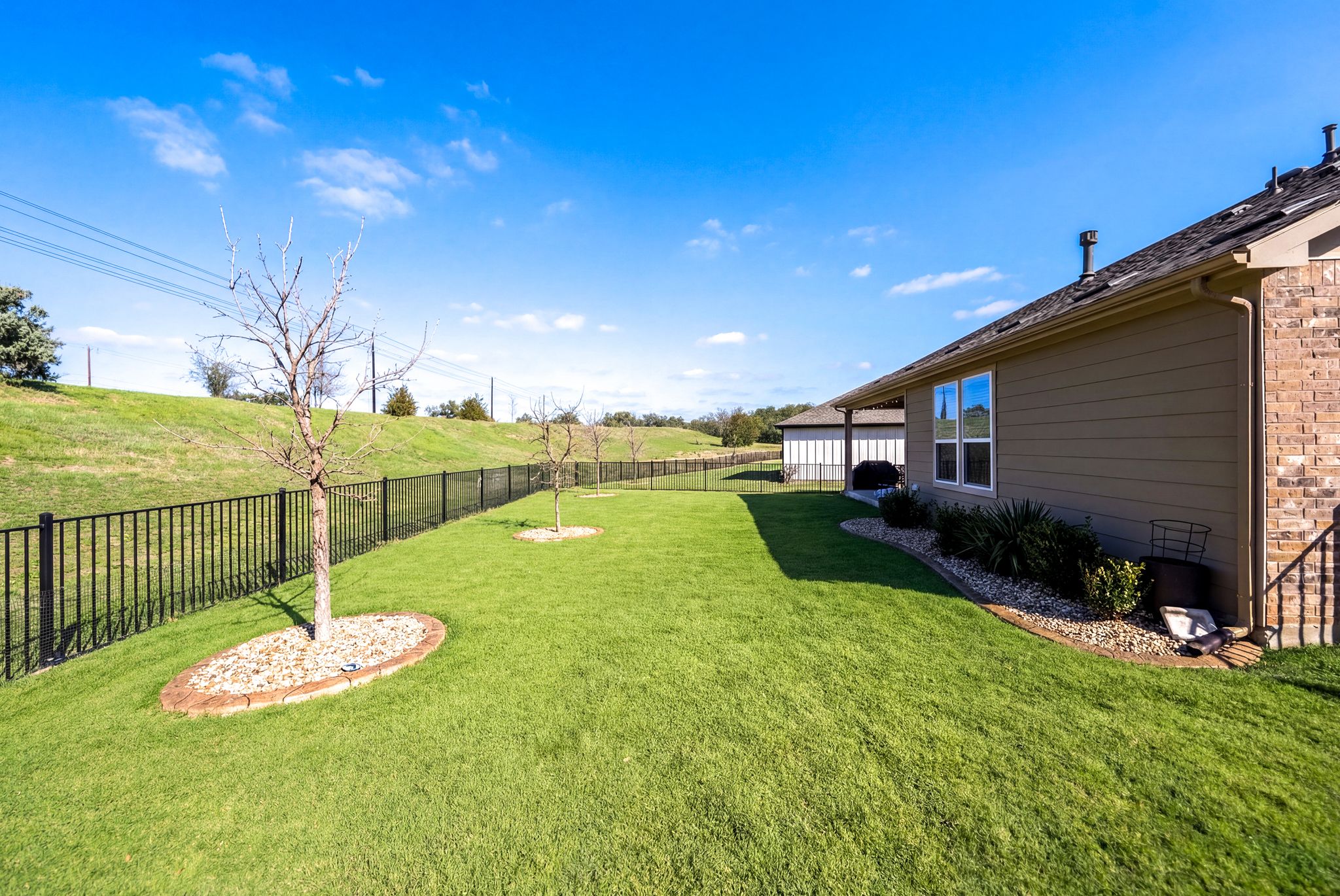 main property photo 37