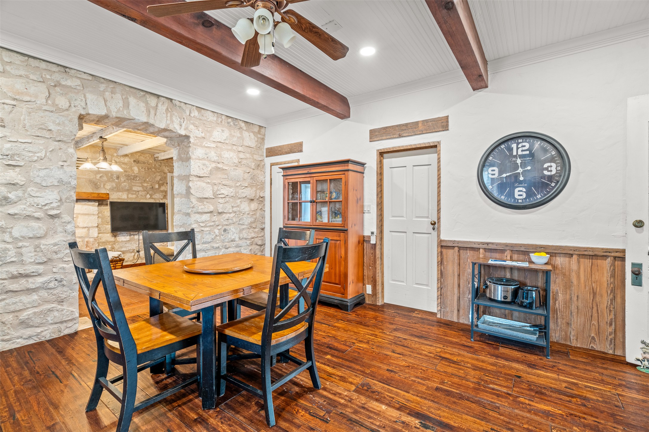 main property photo 17