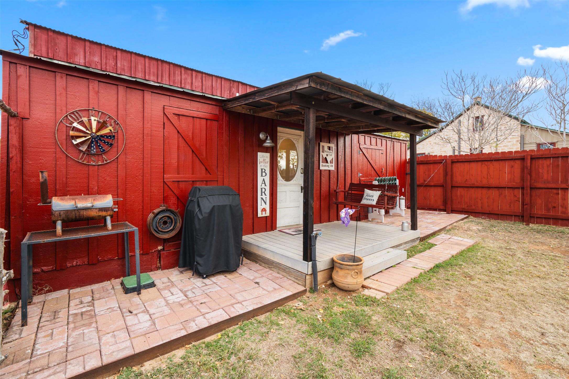 main property photo 23