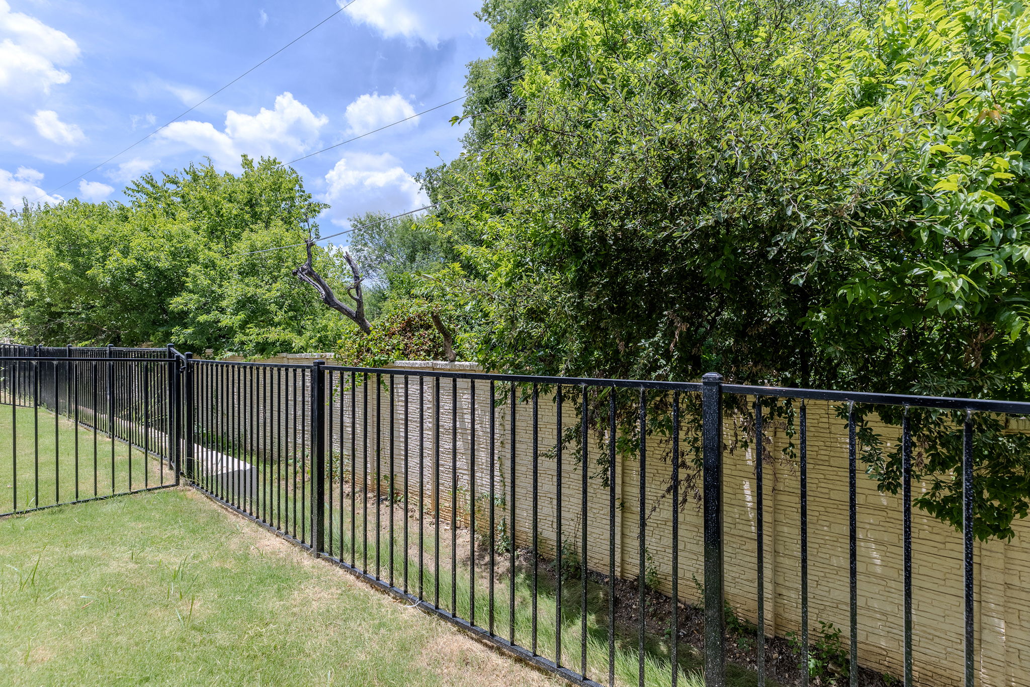 main property photo 34