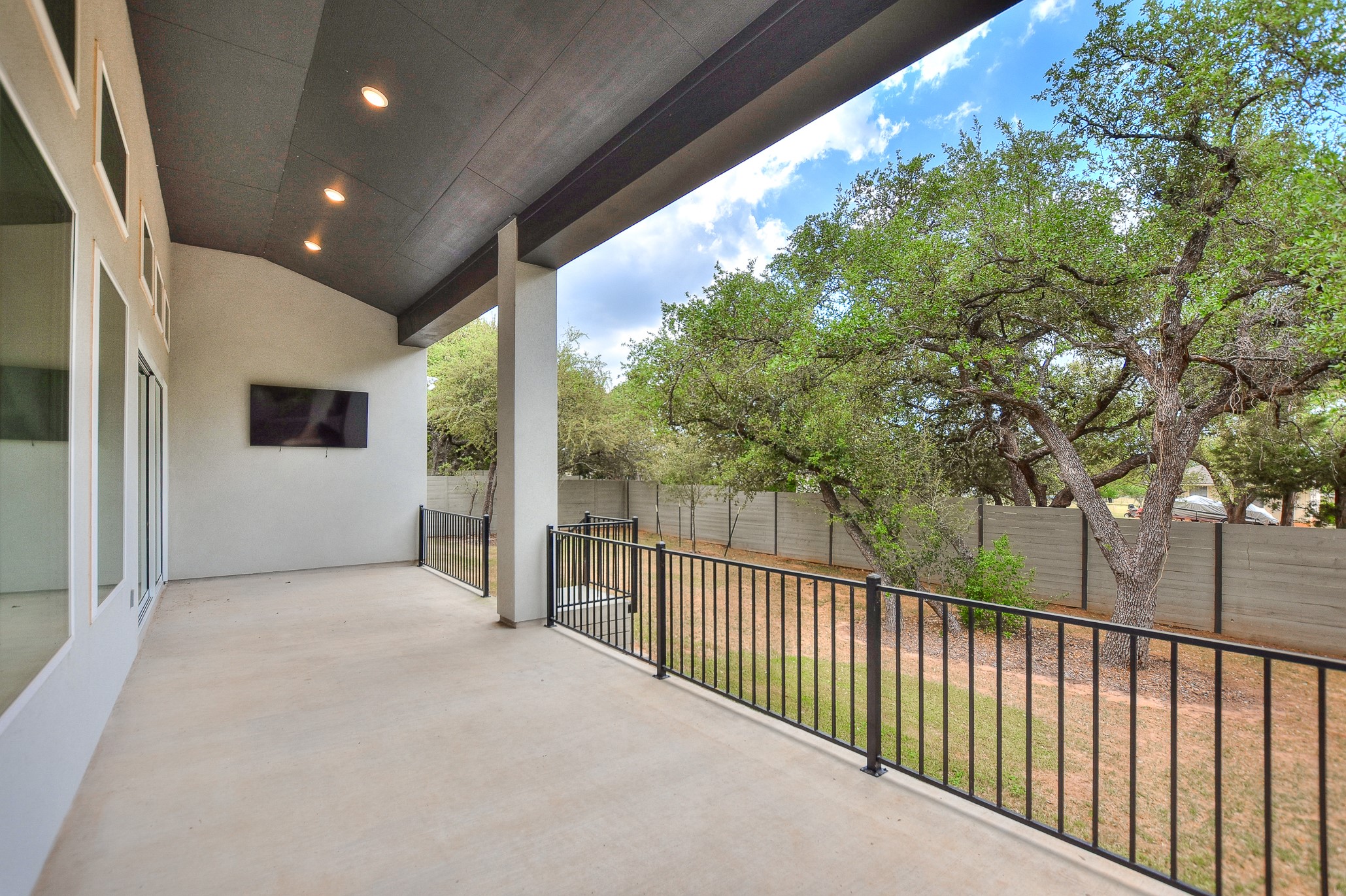 main property photo 34