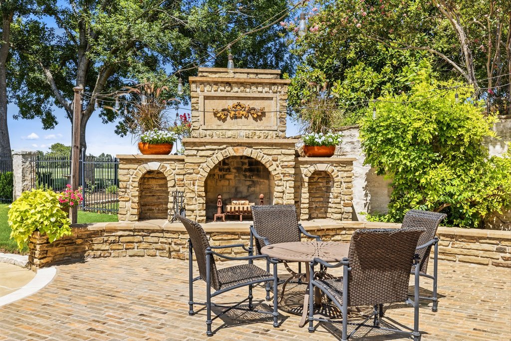 main property photo 34